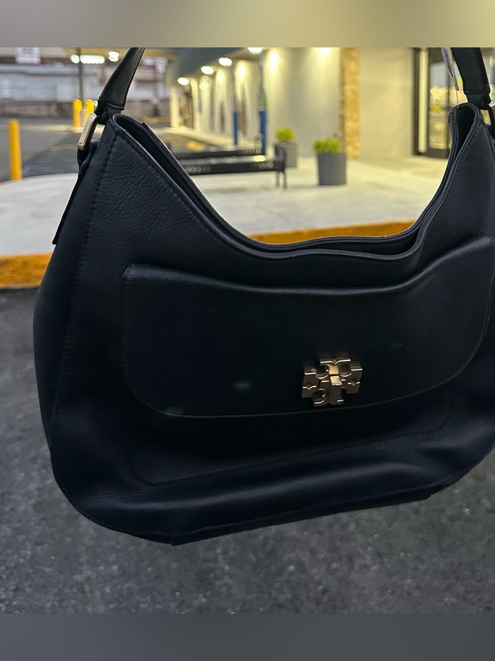 Tory Burch vintage Black Leather Shoulder Bag with Gold Logo
